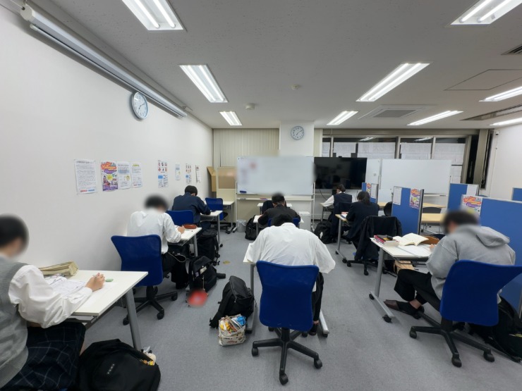 先日の時間内教師が質疑対応する無料自習会の様子